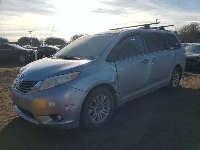 2014 TOYOTA SIENNA XLE, 