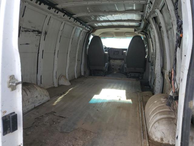 1GCWGGCAXC1193761 - 2012 CHEVROLET EXPRESS WHITE photo 10