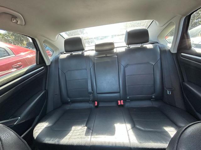 1VWDT7A39HC032382 - 2017 VOLKSWAGEN PASSAT R-LINE ნაცრისფერი ფოტო 14