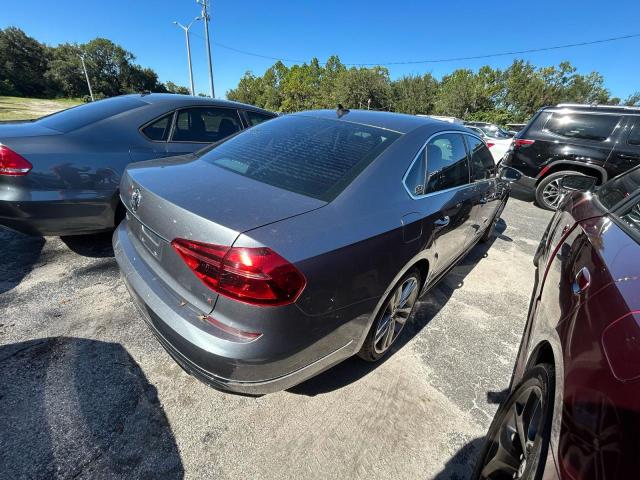 1VWDT7A39HC032382 - 2017 VOLKSWAGEN PASSAT R-LINE ნაცრისფერი ფოტო 4