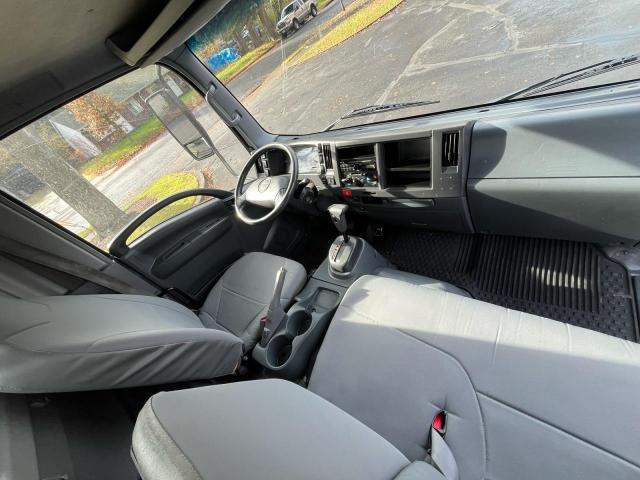 JALE5W163A7901531 - 2010 ISUZU NQR WHITE photo 9