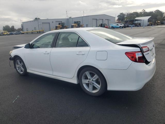 4T1BF1FKXCU134593 - 2012 TOYOTA CAMRY BASE WHITE photo 2