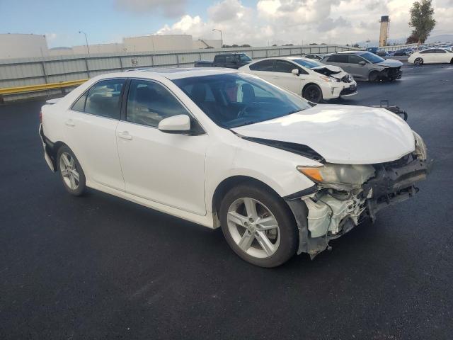 4T1BF1FKXCU134593 - 2012 TOYOTA CAMRY BASE WHITE photo 4
