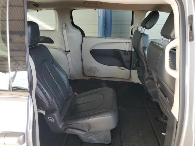 2C4RC1BG6JR120276 - 2018 CHRYSLER PACIFICA TOURING L SILVER photo 11