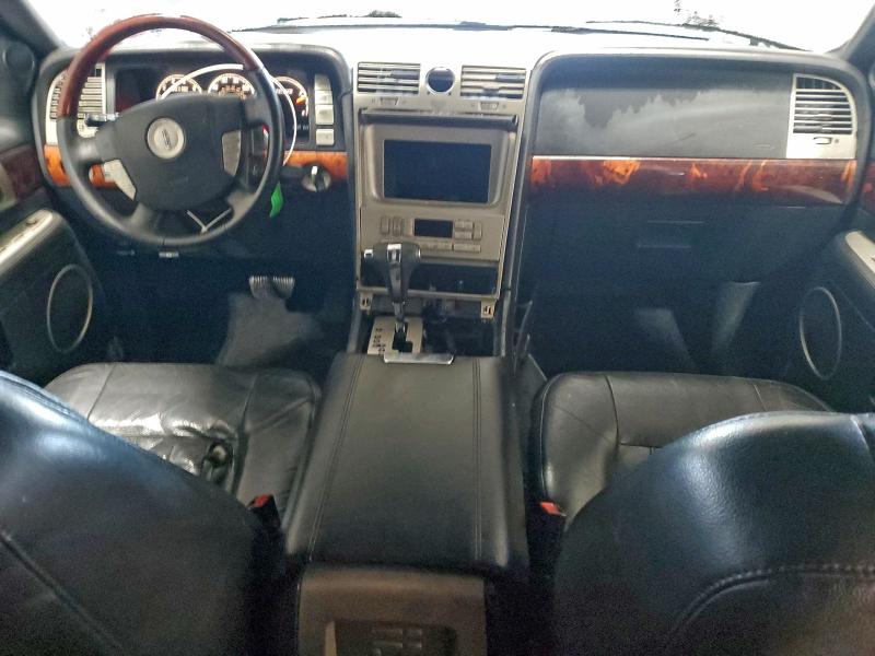 5LMFU28536LJ10275 - 2006 LINCOLN NAVIGATOR GREEN photo 8