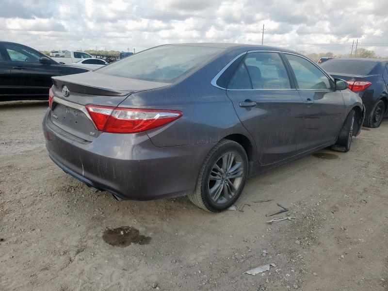 4T1BF1FK9HU648359 - 2017 TOYOTA CAMRY LE GRAY photo 3