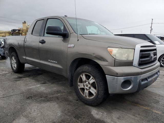 5TFRY5F14AX080196 - 2010 TOYOTA TUNDRA DOUBLE CAB SR5 BROWN photo 4