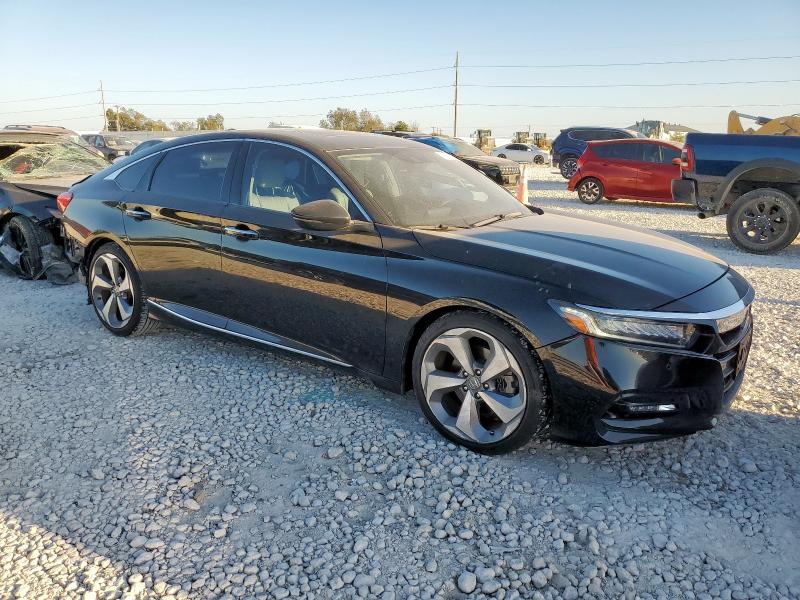 1HGCV1F91JA045147 - 2018 HONDA ACCORD TOURING BLACK photo 4
