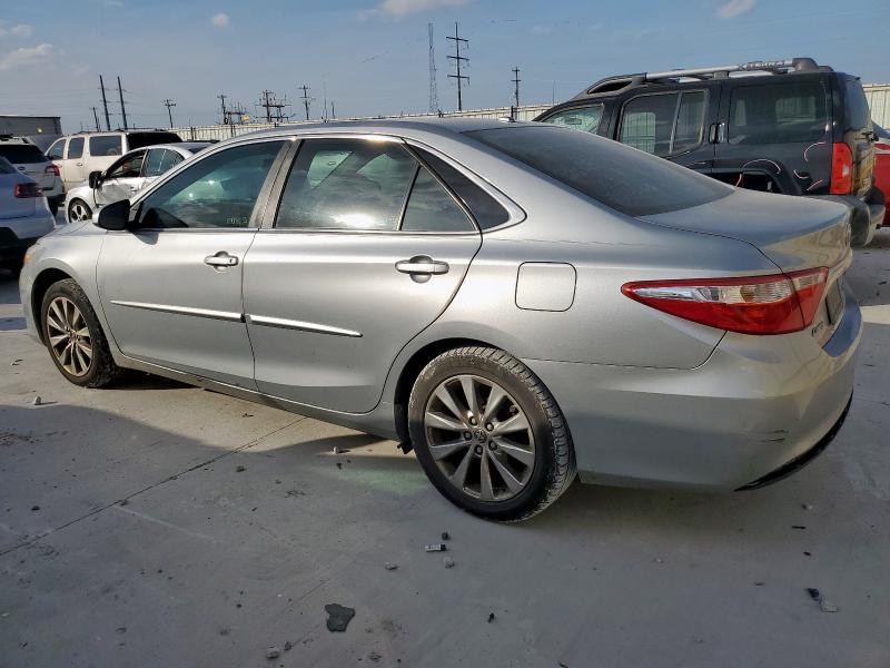 4T1BF1FK8FU919554 - 2015 TOYOTA CAMRY LE SILVER photo 2