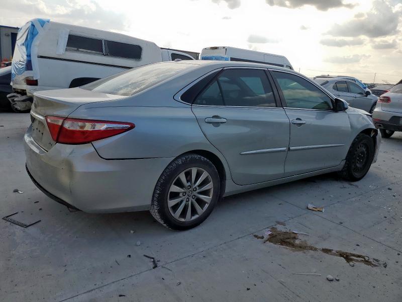 4T1BF1FK8FU919554 - 2015 TOYOTA CAMRY LE SILVER photo 3