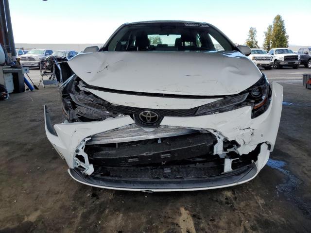 JTDB4MEE7R3019472 - 2024 TOYOTA COROLLA LE თეთრი ფოტო 5