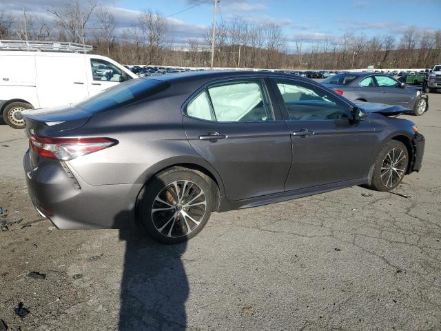 4T1B11HK6JU532246 - 2018 TOYOTA CAMRY L GRAY photo 3