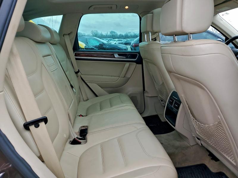 WVGFF9BP8BD007342 - 2011 VOLKSWAGEN TOUAREG V6 Qəhvəyi foto 10