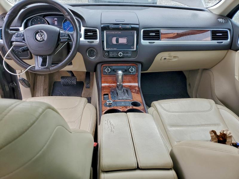 WVGFF9BP8BD007342 - 2011 VOLKSWAGEN TOUAREG V6 Qəhvəyi foto 8