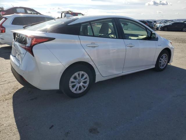JTDKARFU1K3083640 - 2019 TOYOTA PRIUS WHITE photo 3