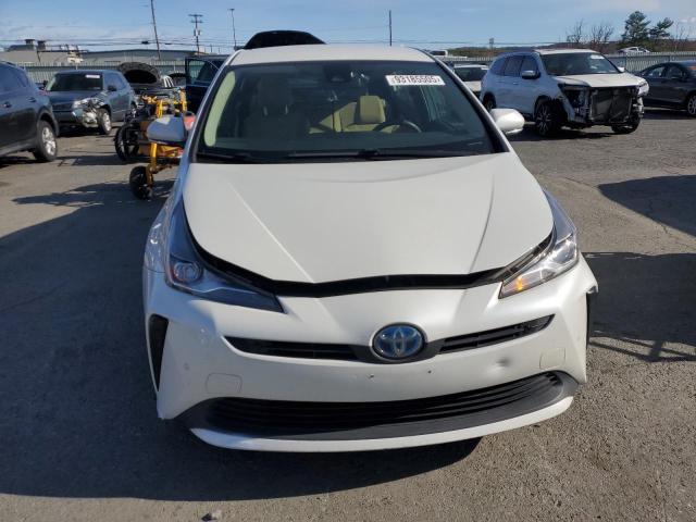 JTDKARFU1K3083640 - 2019 TOYOTA PRIUS WHITE photo 5