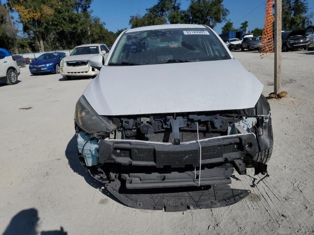 3MYDLBZV7GY133214 - 2016 TOYOTA SCION IA WHITE photo 5