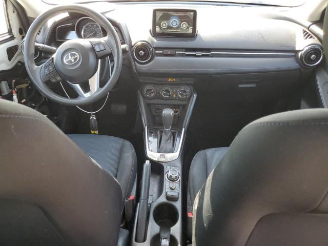 3MYDLBZV7GY133214 - 2016 TOYOTA SCION IA WHITE photo 8