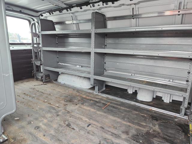 1GCZGTCG2E1126570 - 2014 CHEVROLET EXPRESS G3 WHITE photo 11