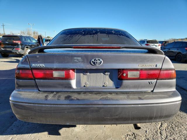 JT2BF28K9W0119059 - 1998 TOYOTA CAMRY LE ნაცრისფერი ფოტო 6