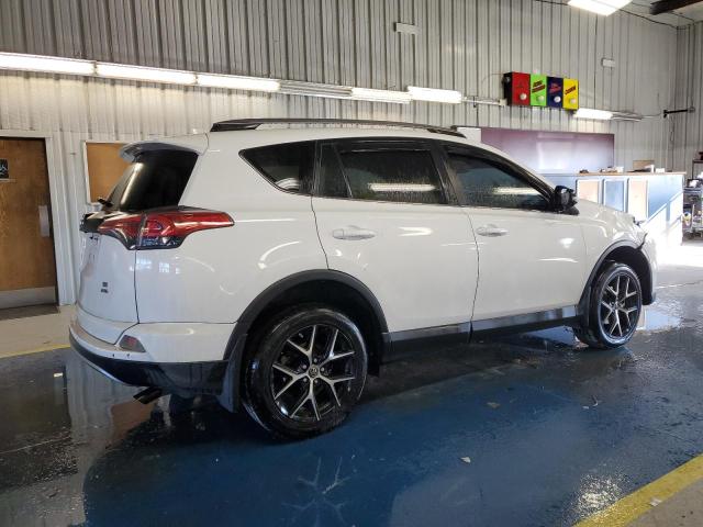 2T3JFREVXHW599816 - 2017 TOYOTA RAV4 SE 白色 照片 3