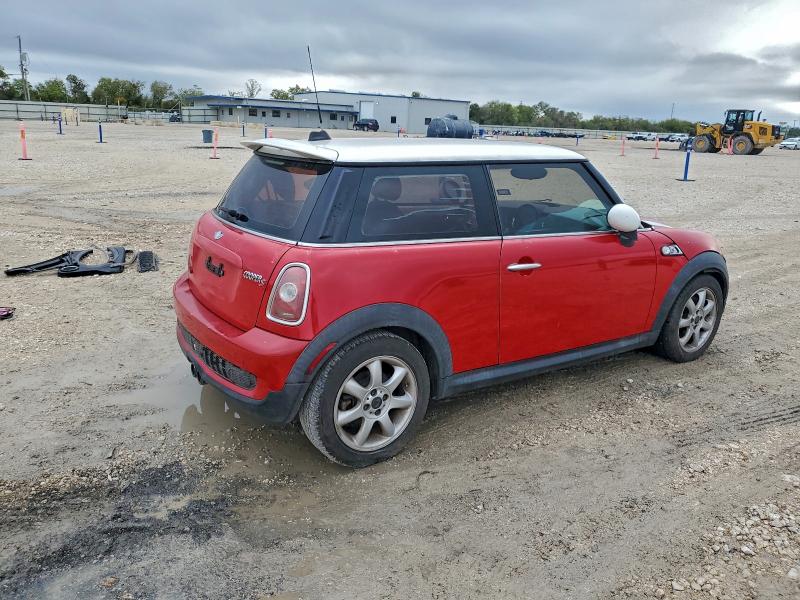 WMWMF7C58ATZ69770 - 2010 MINI COOPER S RED photo 3