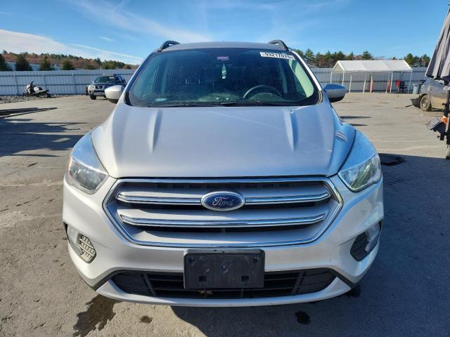 1FMCU9GD7JUA32402 - 2018 FORD ESCAPE SE Сріблястий фото 5