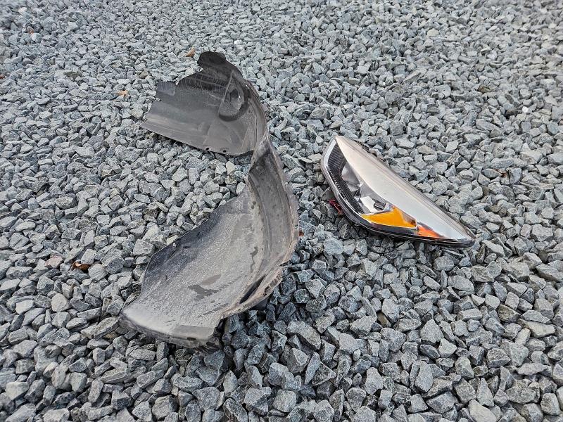 1FMCU9GD5JUD03280 - 2018 FORD ESCAPE SE Қызыл фото 13