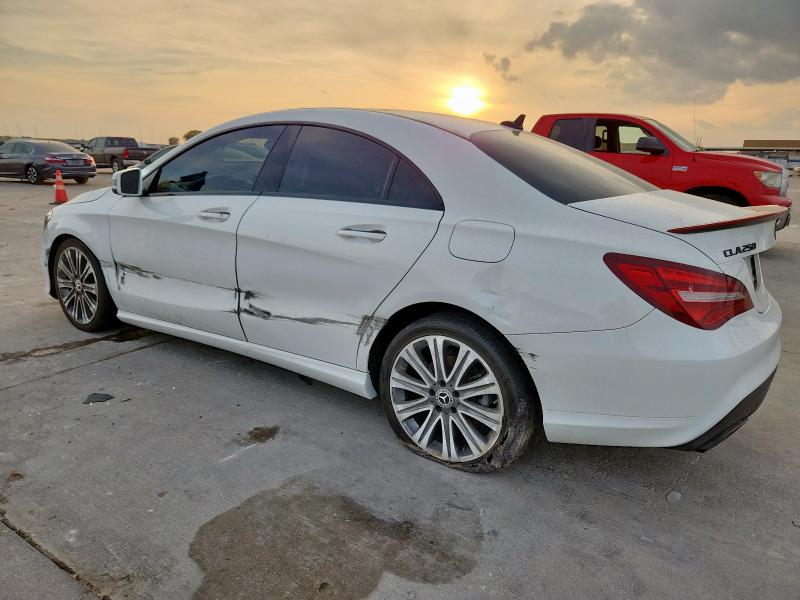 WDDSJ4GB5KN765429 - 2019 MERCEDES-BENZ CLA 250 4MATIC WHITE photo 2