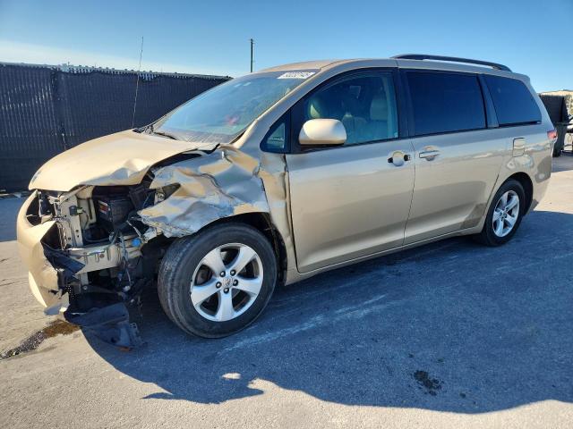2012 TOYOTA SIENNA LE, 