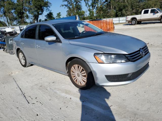 1VWAP7A32EC004507 - 2014 VOLKSWAGEN PASSAT S Արծաթագույն լուսանկար 4