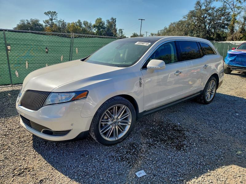 2016 LINCOLN MKT, 