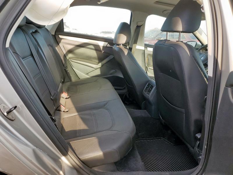 1VWBH7A31DC120314 - 2013 VOLKSWAGEN PASSAT SE SILVER photo 10