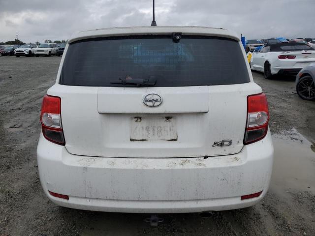 JTKKU10438J013863 - 2008 TOYOTA SCION XD WHITE photo 6