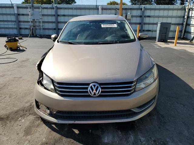1VWAS7A32FC021405 - 2015 VOLKSWAGEN PASSAT S GOLD photo 5