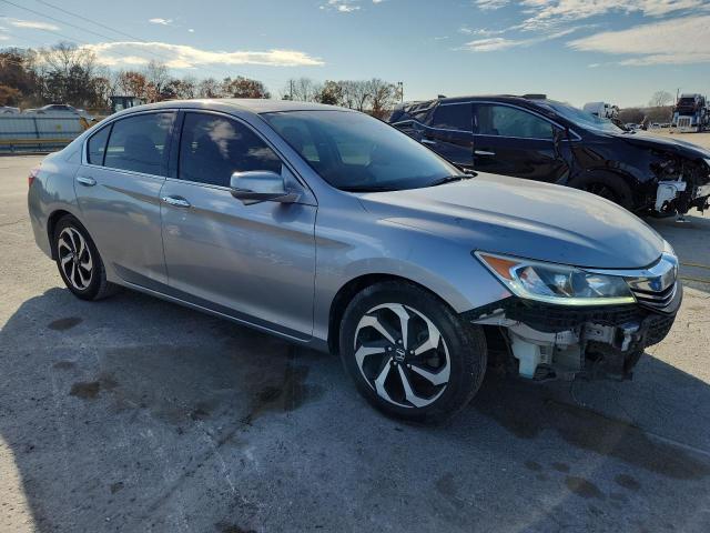 1HGCR3F80HA013789 - 2017 HONDA ACCORD EXL SILVER photo 4