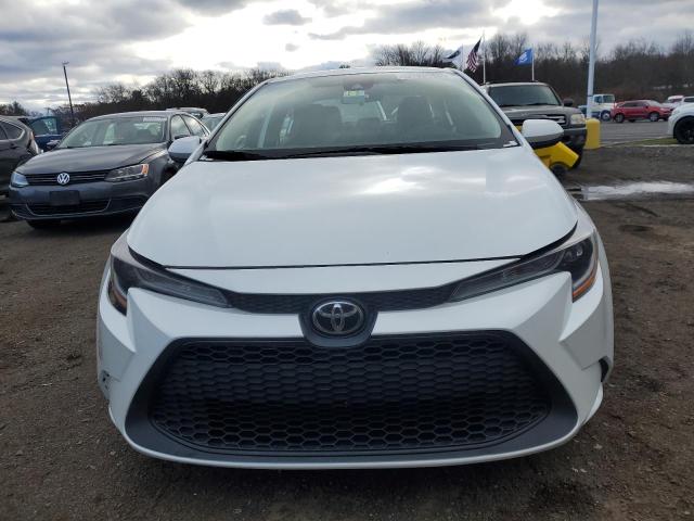 5YFEPMAE5NP377455 - 2022 TOYOTA COROLLA LE WHITE photo 5