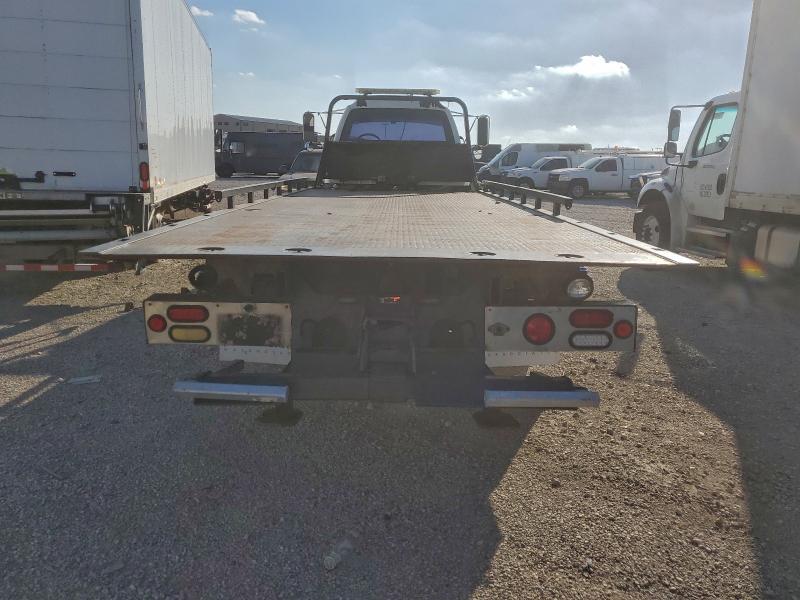 1GBJ7H1C82J502103 - 2002 CHEVROLET C-SERIES C7H042 WHITE photo 6