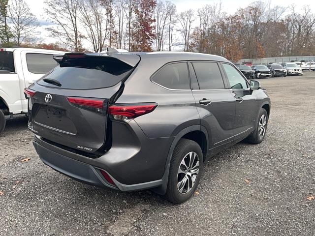 5TDGZRBHXNS192494 - 2022 TOYOTA HIGHLANDER XLE GRAY photo 4