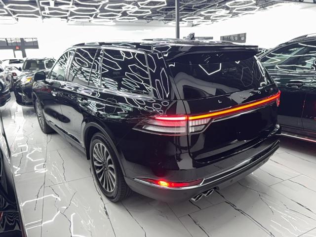 5LM5J7WC7RGL00595 - 2024 LINCOLN AVIATOR RESERVE შავი ფოტო 3