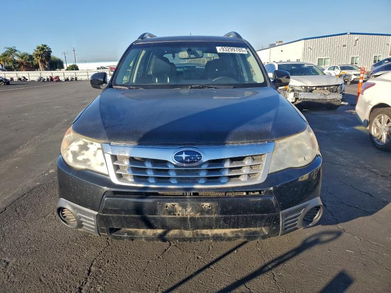 JF2SHADC6BH774707 - 2011 SUBARU FORESTER 2.5X PREMIUM 黑色 照片 5