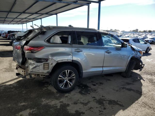 5TDJKRFH2GS265476 - 2016 TOYOTA HIGHLANDER XLE SILVER photo 3