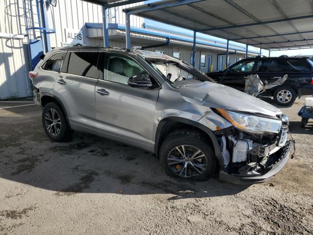 5TDJKRFH2GS265476 - 2016 TOYOTA HIGHLANDER XLE SILVER photo 4