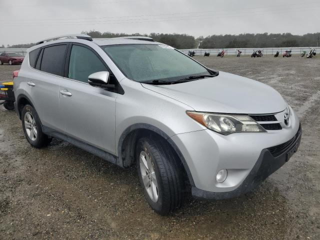 2T3RFREV8EW141609 - 2014 TOYOTA RAV4 XLE SILVER photo 4