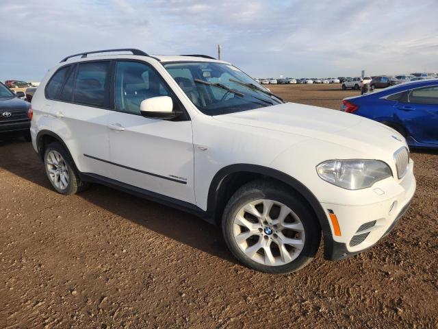 5UXZW0C53D0B92583 - 2013 BMW X5 XDRIVE35D WHITE photo 4
