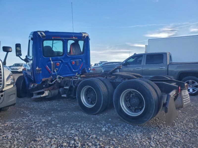 1FUJGBDV3BSAW5543 - 2011 FREIGHTLINER CASCADIA 1 BLUE photo 2