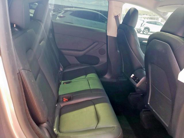 7SAYGDEE8RA299343 - 2024 TESLA MODEL Y 银色 照片 10