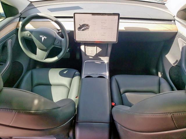 7SAYGDEE8RA299343 - 2024 TESLA MODEL Y 银色 照片 8