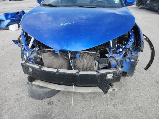NMTKHMBXXKR082028 - 2019 TOYOTA C-HR XLE Bleu photo 12