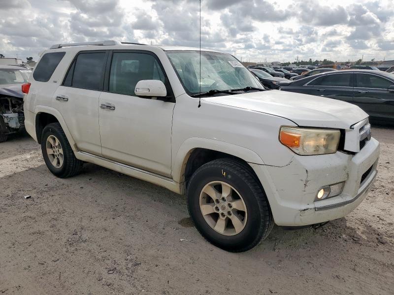 JTEBU5JR0A5019736 - 2010 TOYOTA 4RUNNER SR5 Weiß Foto 4